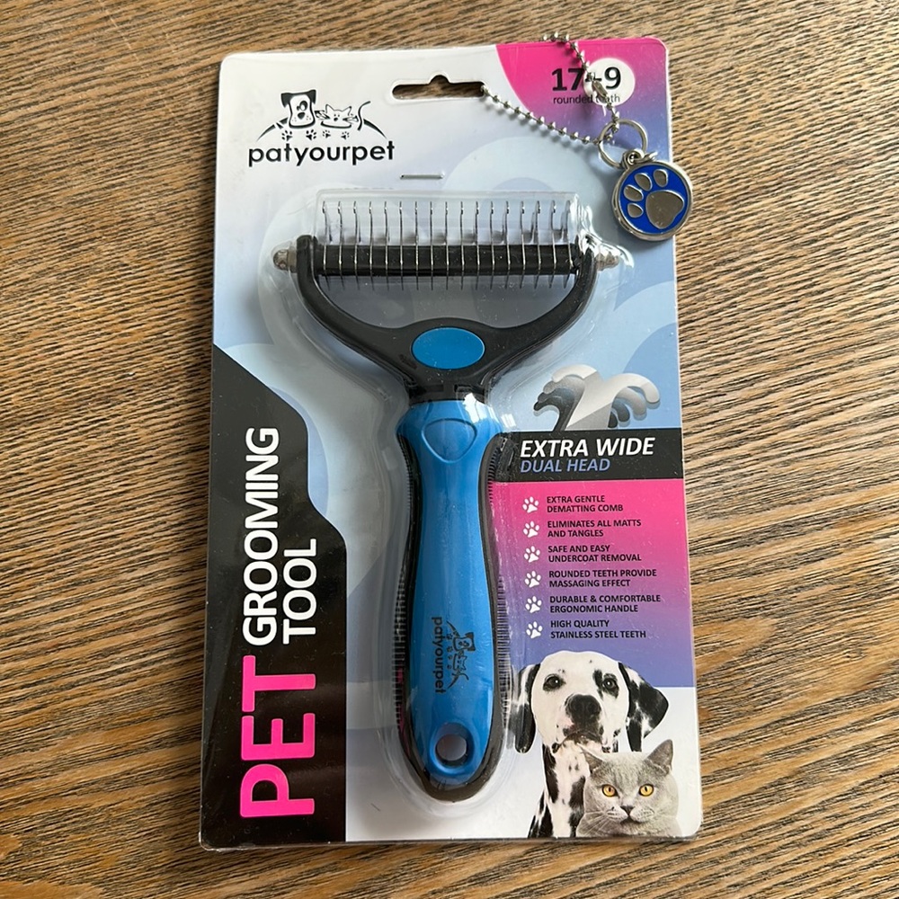 Pet grooming tool